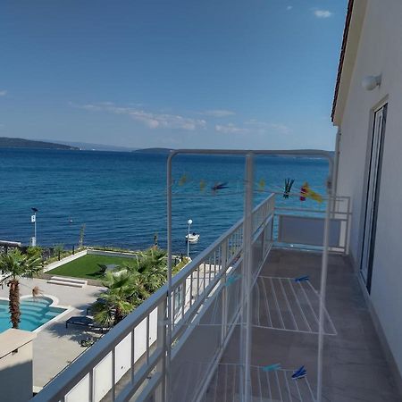 Apartman Figaro Pogled Od Milijun Dolara, 2 Tusa, 2 Wc Kaštela エクステリア 写真
