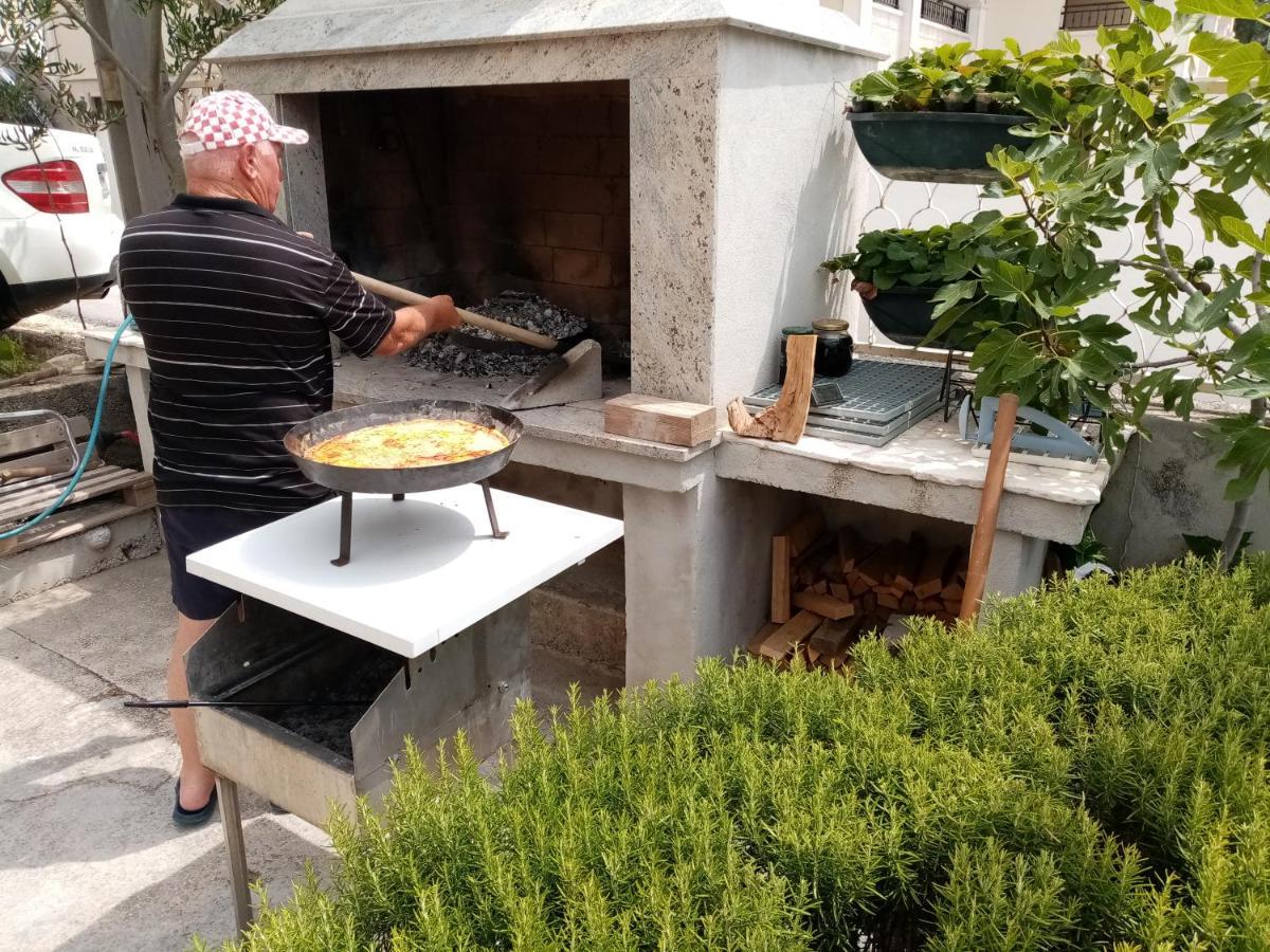 Apartman Figaro Pogled Od Milijun Dolara, 2 Tusa, 2 Wc Kaštela 部屋 写真
