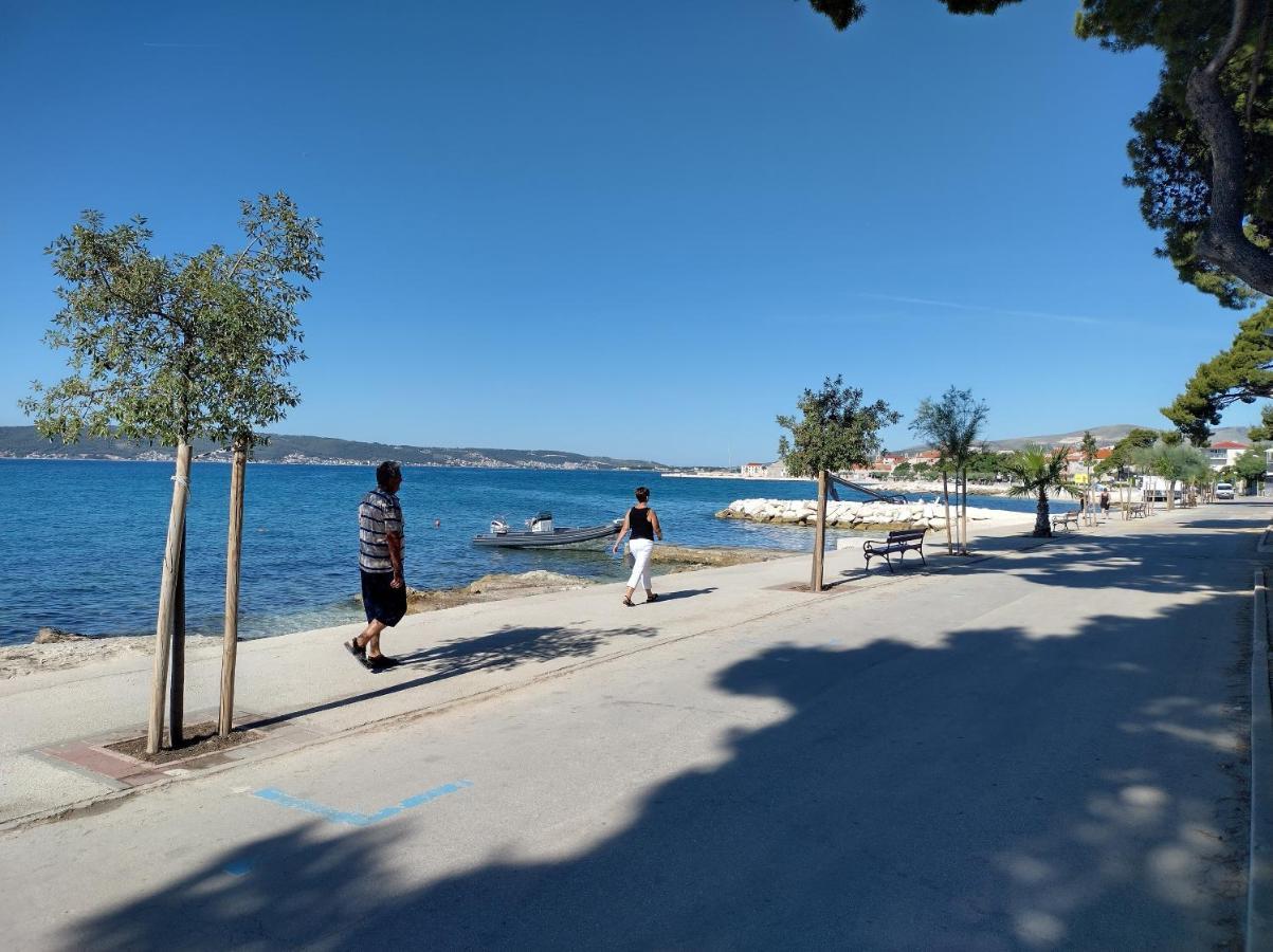 Apartman Figaro Pogled Od Milijun Dolara, 2 Tusa, 2 Wc Kaštela エクステリア 写真