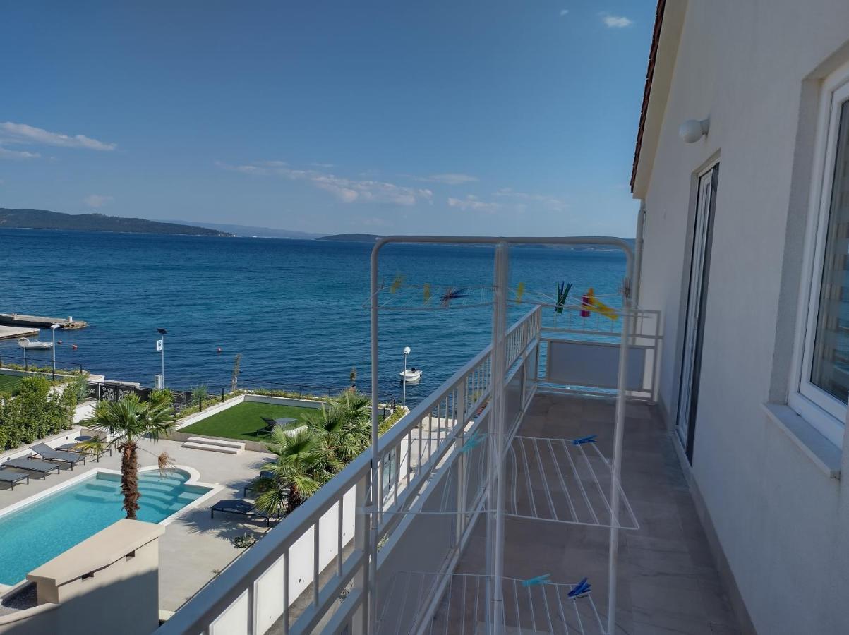 Apartman Figaro Pogled Od Milijun Dolara, 2 Tusa, 2 Wc Kaštela エクステリア 写真
