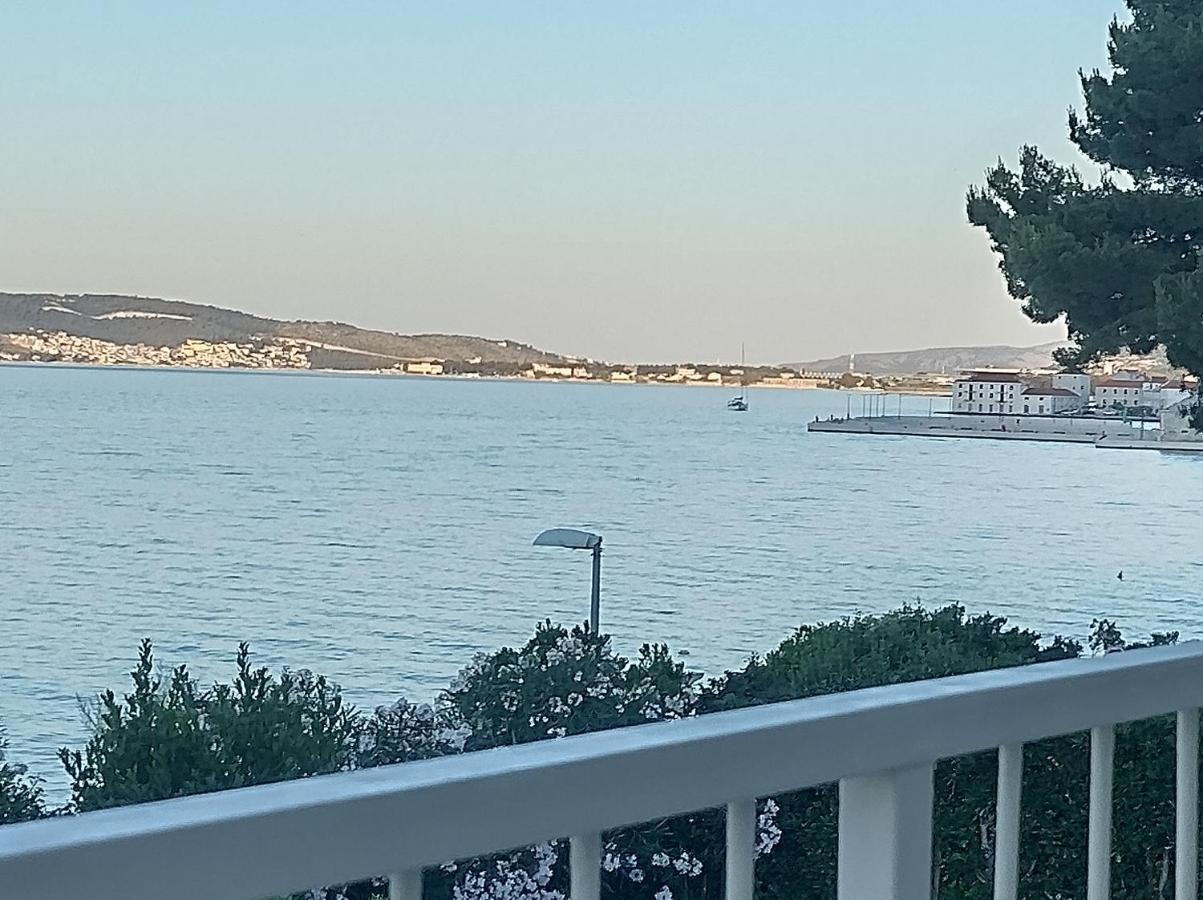 Apartman Figaro Pogled Od Milijun Dolara, 2 Tusa, 2 Wc Kaštela エクステリア 写真