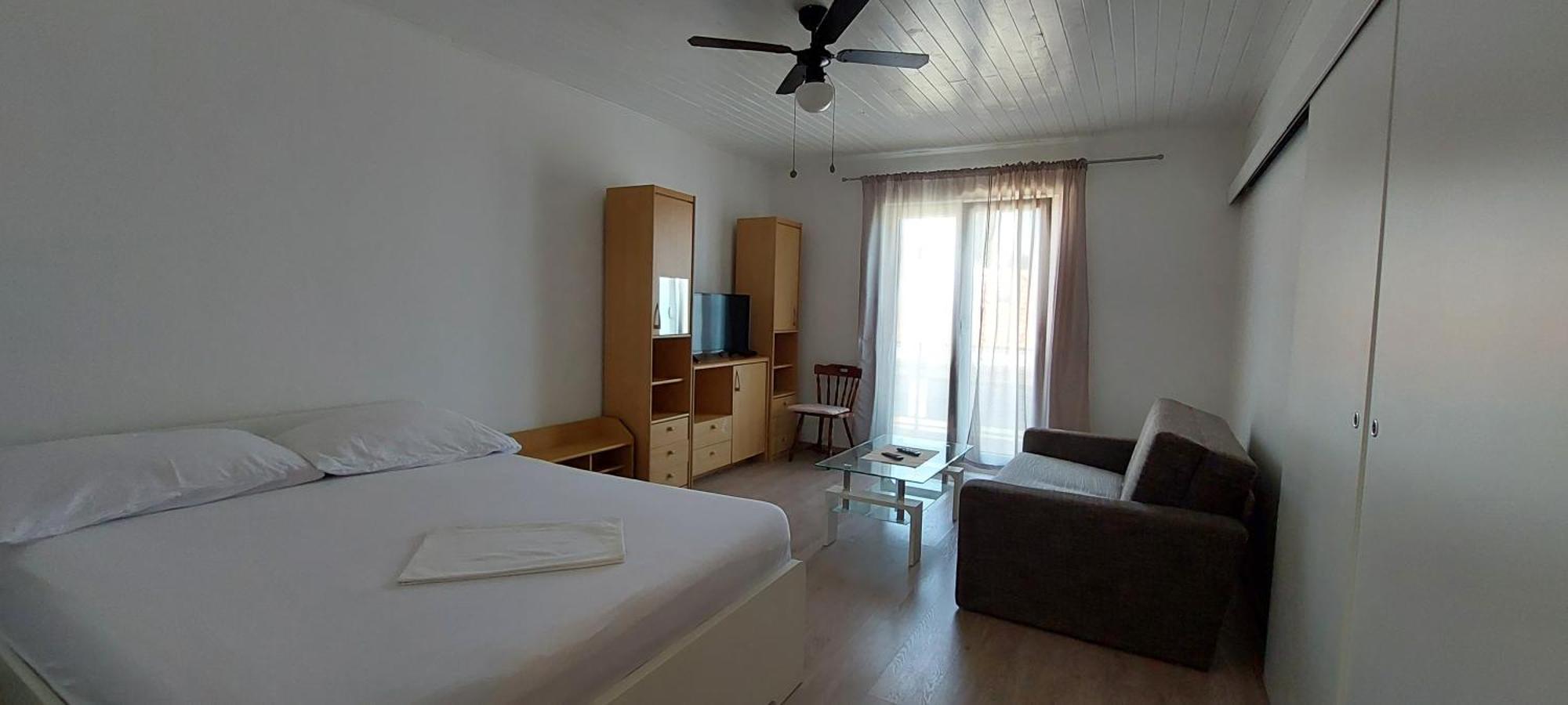 Apartman Figaro Pogled Od Milijun Dolara, 2 Tusa, 2 Wc Kaštela エクステリア 写真